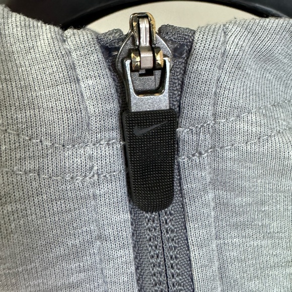 Nike Man’s Jacket in Size Large - Picture 7 of 12